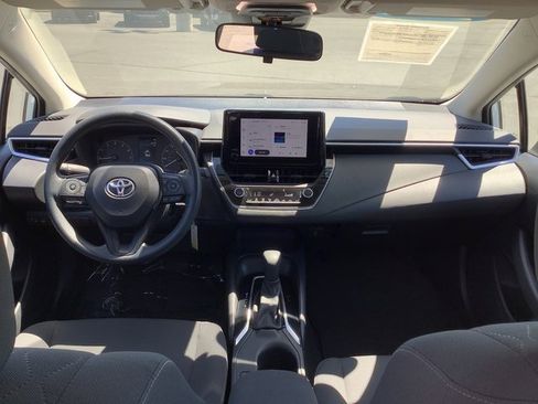Used 2023 Toyota Corolla LE image 6