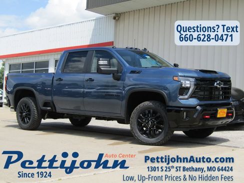 New 2026 Chevrolet Silverado 2500 LT w/ Trail Boss Package AWD/4WD image 1