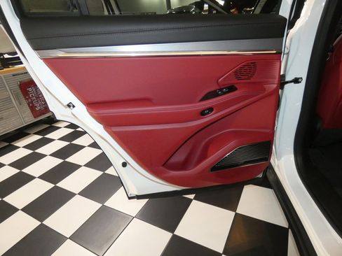 Used 2024 Jeep Wagoneer Launch Edition image 31