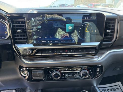 Used 2022 Chevrolet Silverado 1500 RST image 16