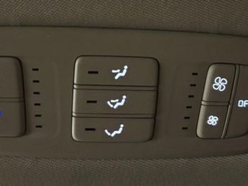 Used 2024 Kia Carnival LX FWD image 20