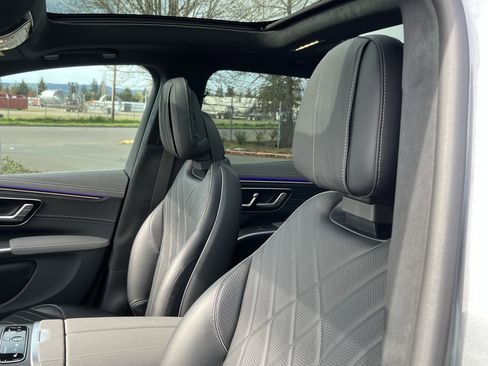 Used 2023 Mercedes-Benz EQS 580 4MATIC SUV image 18