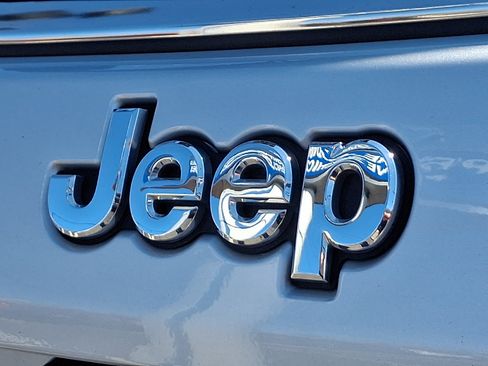 Used 2024 Jeep Compass Latitude AWD/4WD image 26