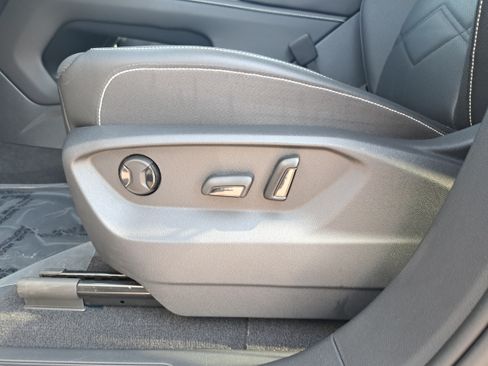 Used 2026 Volkswagen Atlas SE FWD image 26