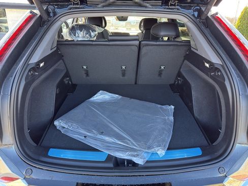 New 2026 Cadillac Optiq Luxury 1 image 27