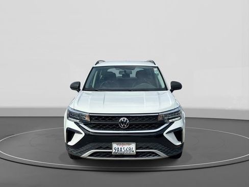 Used 2022 Volkswagen Taos S image 2