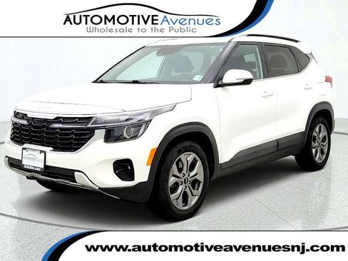 Used 2024 Kia Seltos S AWD/4WD image 1