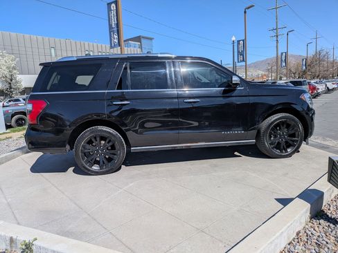 Used 2020 Ford Expedition Platinum image 2