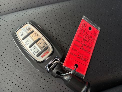 New 2026 Chrysler Pacifica Select image 30