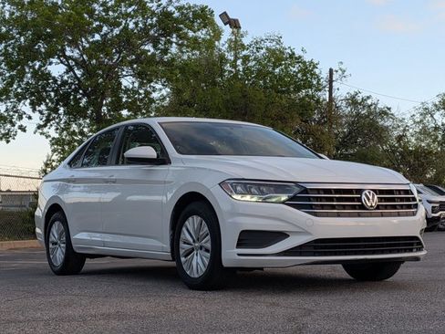 Used 2019 Volkswagen Jetta S image 3