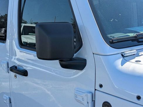 New 2026 Jeep Gladiator Sport AWD/4WD image 11