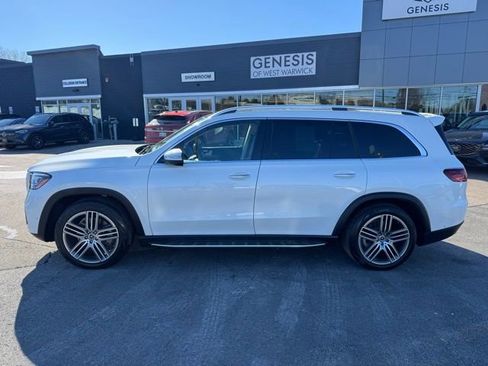 Used 2024 Mercedes-Benz GLS 450 4MATIC image 3