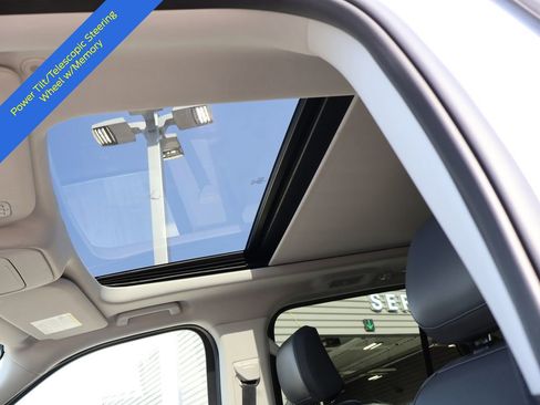 Used 2025 Ford Expedition Active image 27