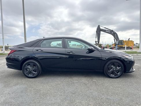 Used 2022 Hyundai Elantra SEL w/ Cargo Package image 3