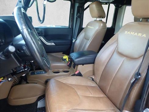 Used 2013 Jeep Wrangler Unlimited Sahara w/ Connectivity Group AWD/4WD image 8