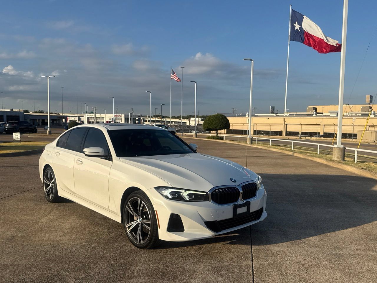 Used 2023 BMW 330i Sedan w/ Premium Package RWD image 2