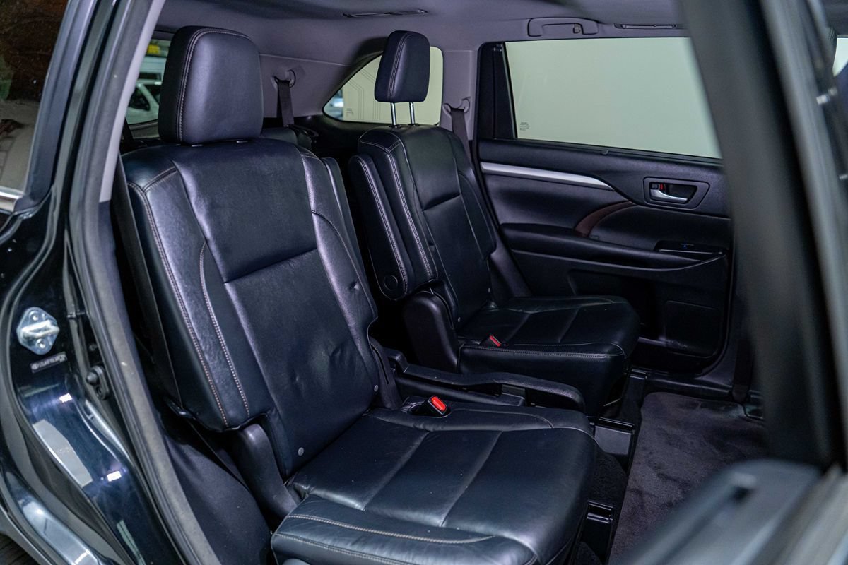 Used 2014 Toyota Highlander XLE AWD/4WD image 17