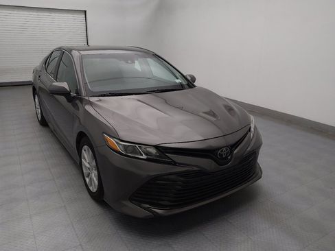 Used 2019 Toyota Camry LE image 14