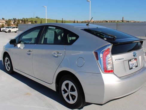 Used 2013 Toyota Prius Two image 5