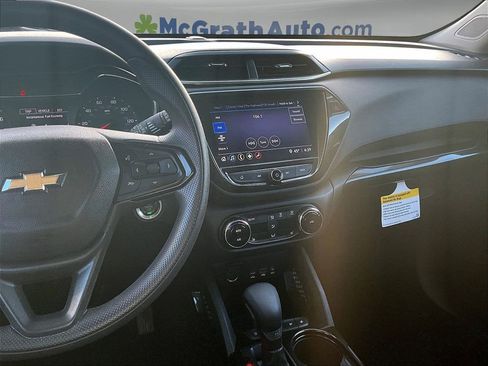 Used 2022 Chevrolet TrailBlazer LT w/ Convenience Package FWD image 10