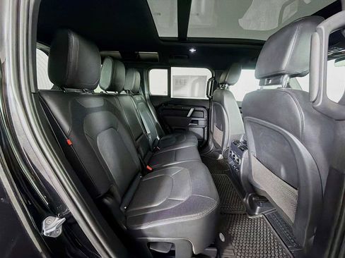 Used 2023 Land Rover Defender 110 X-Dynamic SE image 27