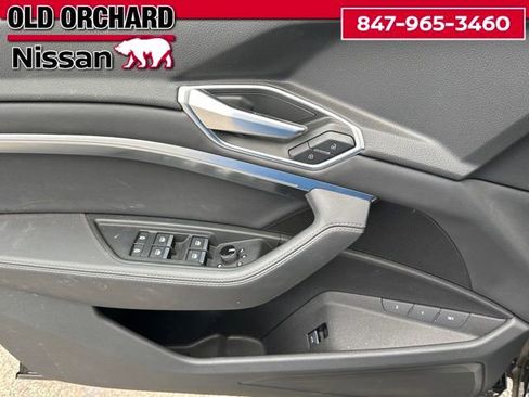 Used 2022 Audi e-tron Premium image 10