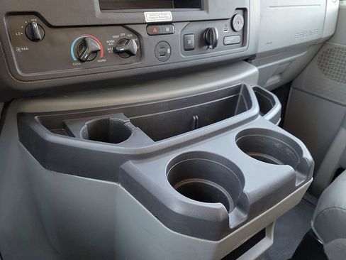 Used 2022 Ford E-350 and Econoline 350 Super Duty image 25