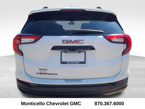 Used 2024 GMC Terrain SLE w/ Driver Convenience Package FWD image 7