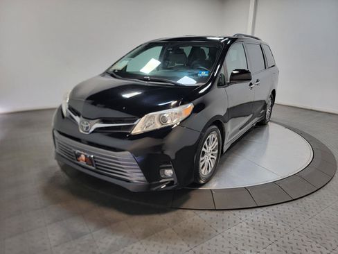 Used 2020 Toyota Sienna XLE FWD image 6