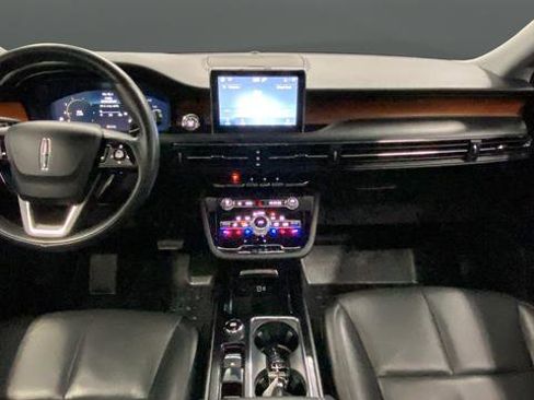 Used 2021 Lincoln Corsair Reserve AWD/4WD image 11