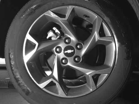 Used 2025 Chevrolet Trax LT FWD image 15