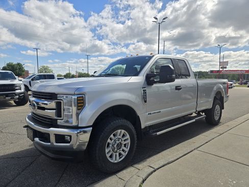 Certified 2019 Ford F250 4x4 SuperCab Super Duty image 3