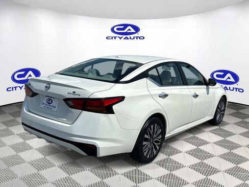 Used 2025 Nissan Altima 2.5 SV FWD image 3