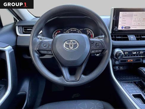 Used 2025 Toyota RAV4 XLE AWD/4WD image 6