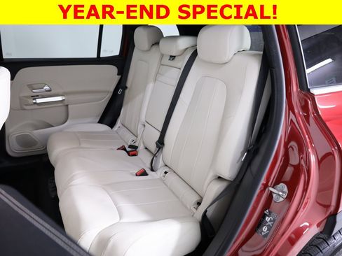 Used 2022 Mercedes-Benz GLB 250 4MATIC image 36