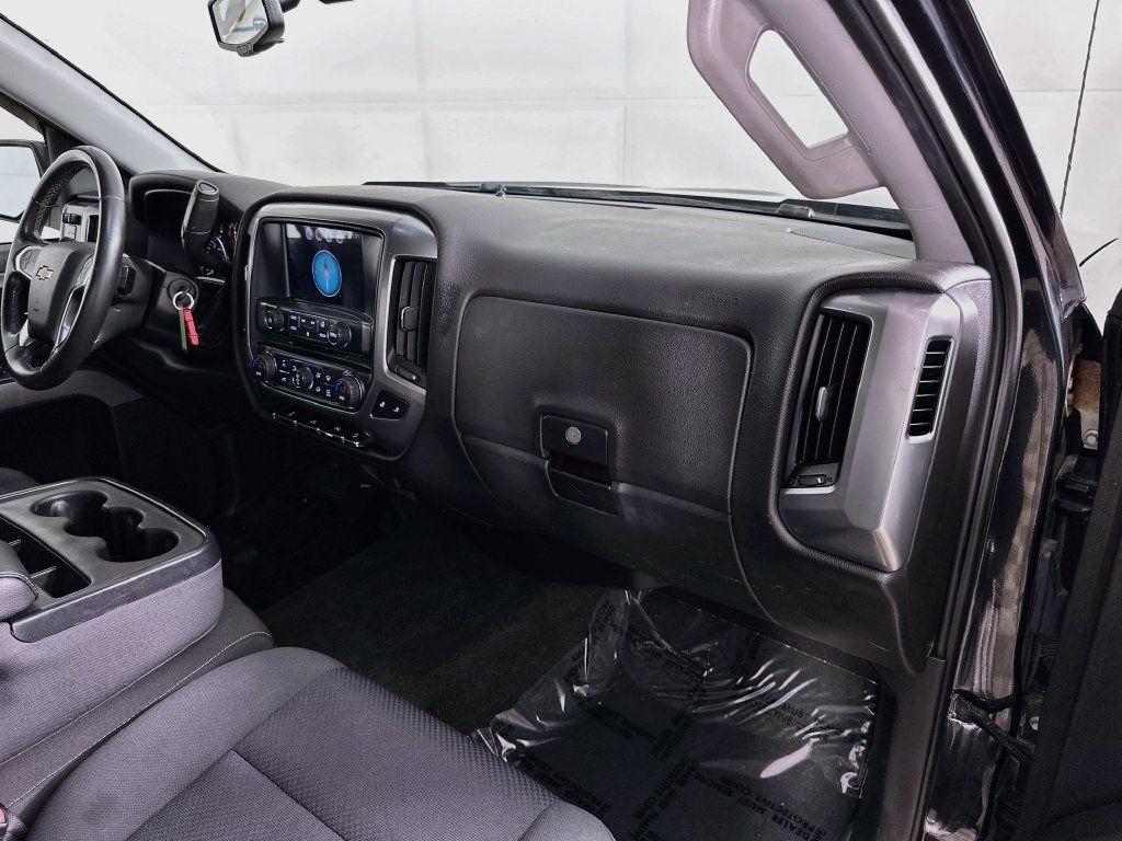 Used 2017 Chevrolet Silverado 1500 LT w/ Midnight Edition AWD/4WD image 33
