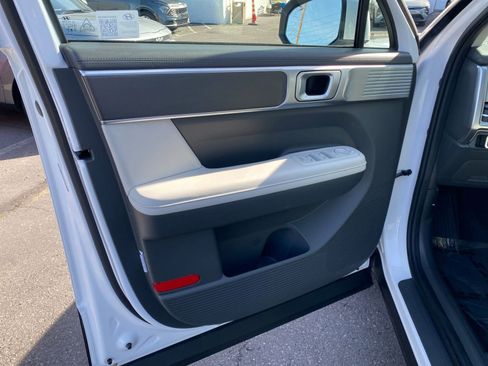 Used 2025 Hyundai Santa Fe SEL image 18