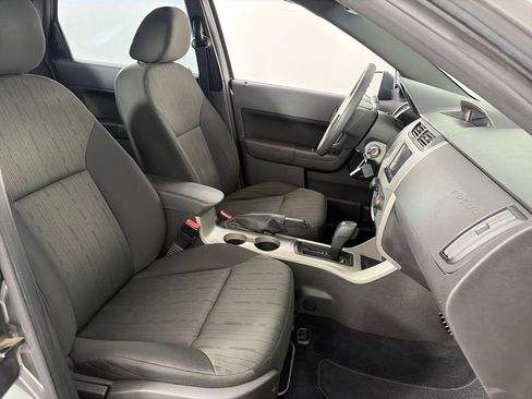 Used 2010 Ford Focus SE image 27
