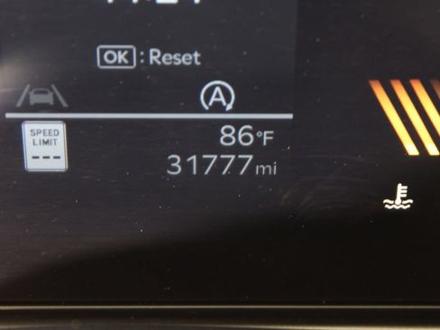 Used 2024 Kia Sorento S w/ Panoramic Sunroof Package FWD image 28