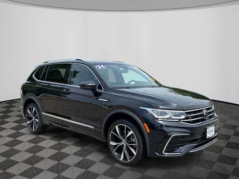 Used 2024 Volkswagen Tiguan SEL R-Line AWD/4WD image 3
