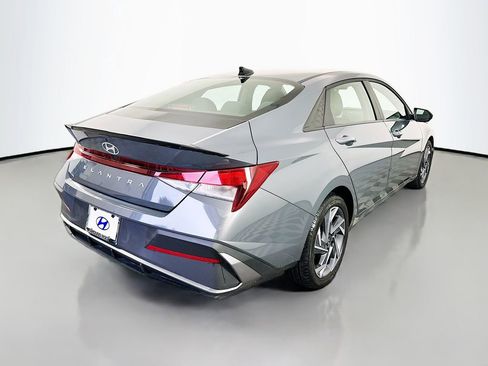 Certified 2025 Hyundai Elantra Sport image 5