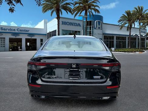 Used 2023 Honda Accord Touring image 7