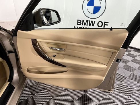 Used 2014 BMW 320i xDrive Sedan AWD/4WD image 19