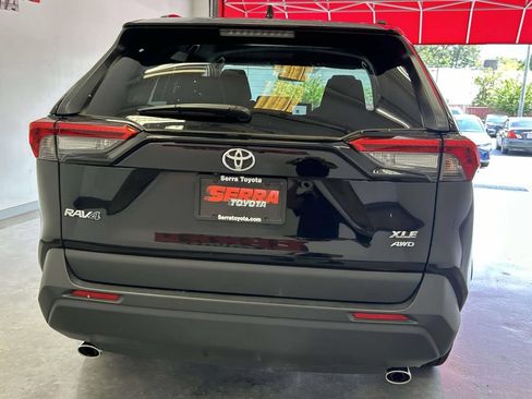 Used 2025 Toyota RAV4 XLE AWD/4WD image 4