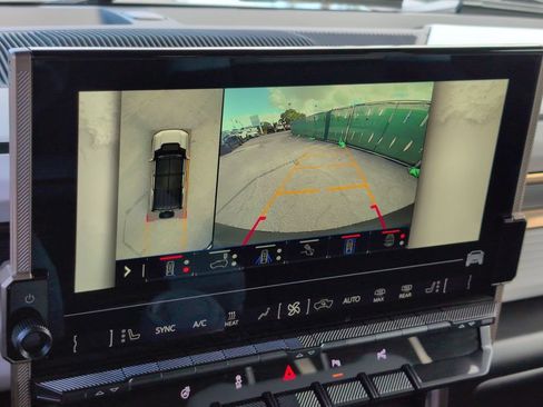 Used 2024 GMC Hummer EV 2X AWD/4WD image 16