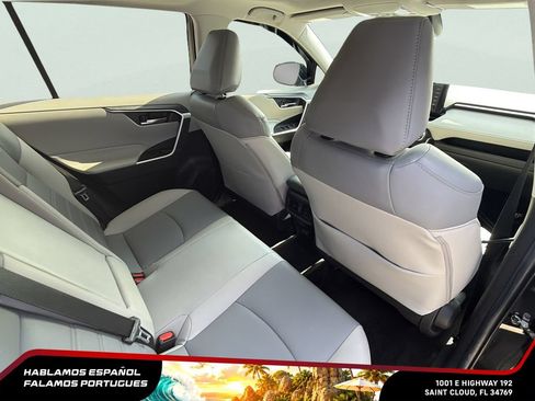 Used 2022 Toyota RAV4 XLE Premium AWD/4WD image 26