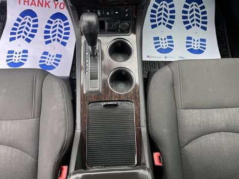 Used 2016 Chevrolet Traverse LT w/ Style and Technology Package image 24