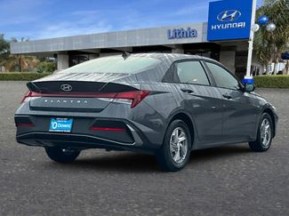 New 2026 Hyundai Elantra SE video 2