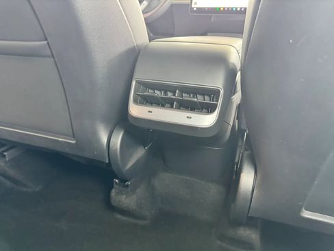 Used 2023 Tesla Model Y Long Range image 17