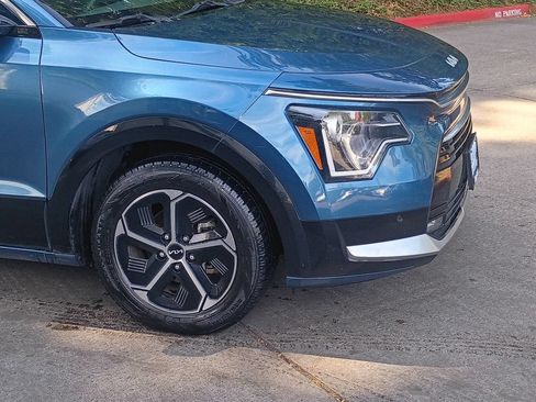 Used 2023 Kia Niro FWD image 2